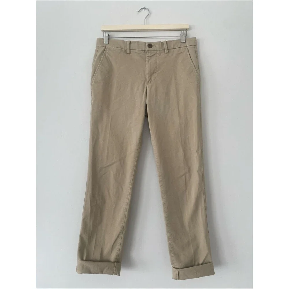 GAP Men's Essential Khaki Slim Chinos 31 x 32 Basic Minimalist Preppy Casual